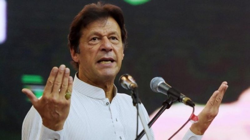 Imran Khan: इमरान खान के पाकिस्तान से बाहर जाने पर रोक, नो फ्लाई लिस्ट में पीटीआई के 80 सदस्य