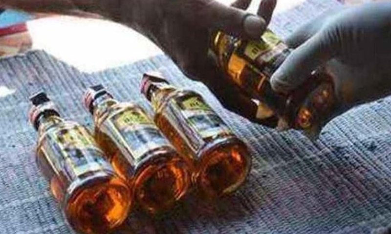 Hapur News: ड्राई जोन में अवैध शराब को लेकर आबकारी विभाग ने चलाया अभियान, महिला से 20 लीटर व 100 ग्राम