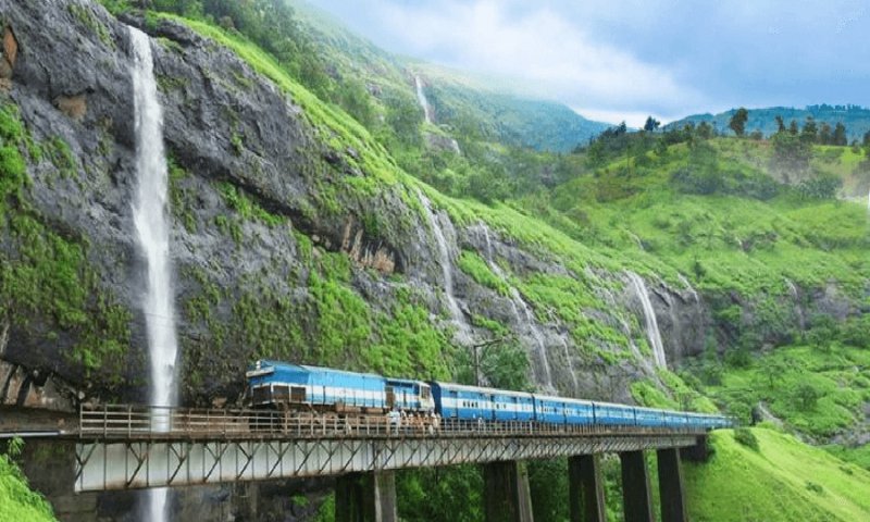 Most Beautiful Train in India: भारत की इन ट्रेनों में मंजिल से भी खूबतसूरत होते हैं सफर, दिखते हैं मोहक दृश्य