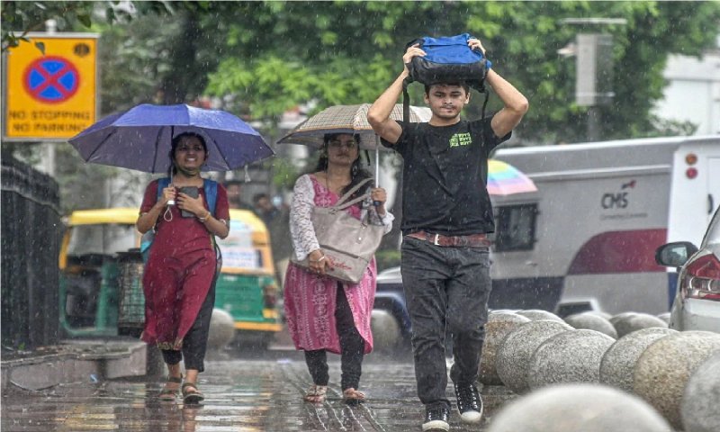 Rain Alert in Delhi: दिल्ली-एनसीआर में आज भी आंधी-बारिश, मौसम विभाग ने जारी किया अलर्ट