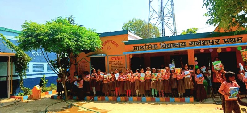 Lakhimpur Kheri News: कॉन्वेंट जैसी सुविधाएं दे रहा प्राथमिक विद्यालय, शिक्षकों की मेहनत लाई रंग
