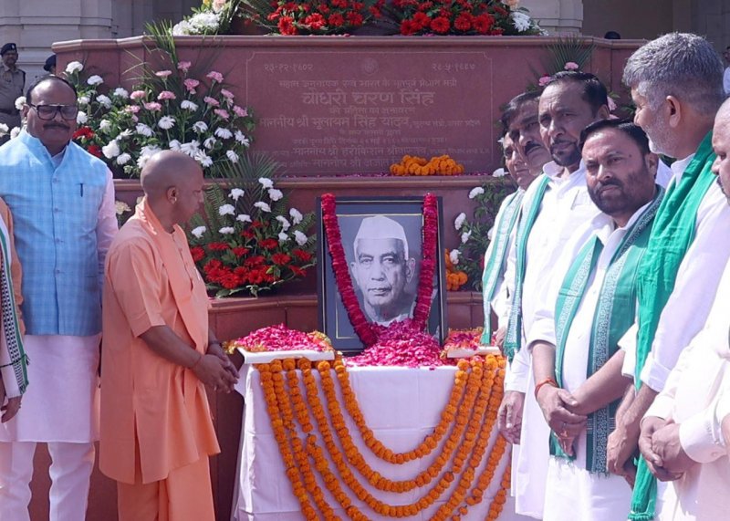 Chaudhary Charan Singh Death Anniversary: किसानों व श्रमिकों के कल्याण के लिए समर्पित था चौधरी चरण सिंह का जीवनः सीएम