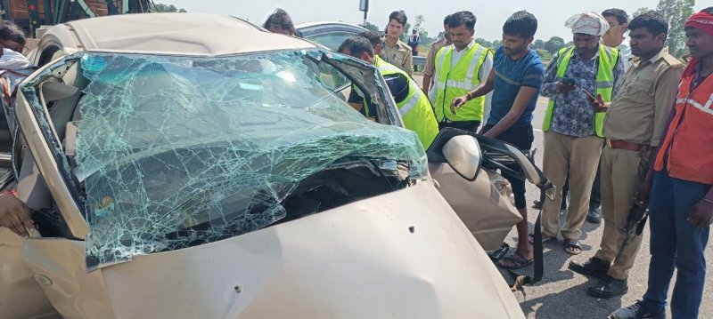 Kannauj News: कन्नौज में दर्दनाक सड़क हादसा, एक ही परिवार के 4 लोगों की मौत, 3 गंभीर घायल