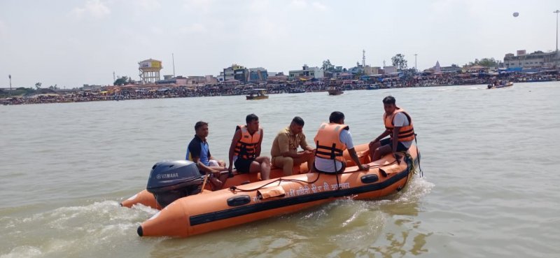 Hapur News: गंगा स्नान के दौरान अलग-अलग घाटों पर करीब 20 लोग डूबे, बचाए गए, एक श्रद्धालु की मौत