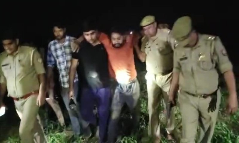Bulandshahr News: पश्चिमी उत्तर प्रदेश के कुख्यात लुटेरों की पुलिस से मुठभेड़, 2 लुटेरे हुए लंगड़े, 2 फरार
