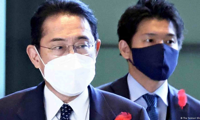 भद्दे मजाक पर जापानी पीएम ने अपने बेटे को बर्खास्त किया