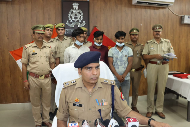 Etawah News: 30 लाख की कीमत की 11 मोटरसाइकिलें पुलिस ने किया बरामद, तीन आरोपी गिरफ्तार