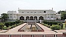 Lucknow Safed Baradari: बेहद ही खास है लखनऊ में स्थित सफेद बारादरी, जहां रहती है पर्यटकों की भीड़, जानिए इसका इतिहास
