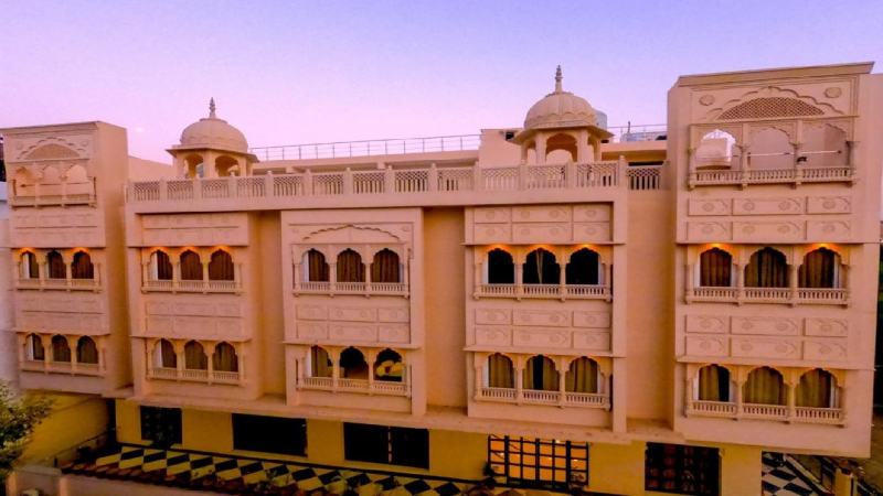 Agra Famous The Taj Vista Hotel: आगरा के फाइव स्टार होटल में शुमार है ताज विस्टा होटल, जहां मिलती है लग्जरी सर्विस