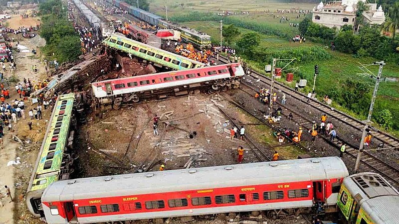 Coromandel Express Accident: पूरी रफ्तार में थी कोरोमंडल एक्सप्रेस, रोक पाना संभव नहीं था, हादसे पर रेलवे का बयान