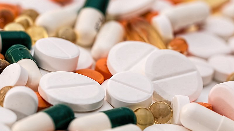 Medicine Ban: चंगा करने की बजाए और बीमार कर रहीं कई पेरासिटामोल जैसी कॉकटेल दवाएं, खाने से पहले जान लें इनके बारे में