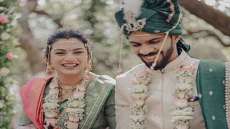 Ruturaj Gaikwad Marriage: उत्कर्षा के साथ विवाह बंधन बंध गए ऋतुराज, शादी की तस्वीरें सोशल मीडिया पर वायरल