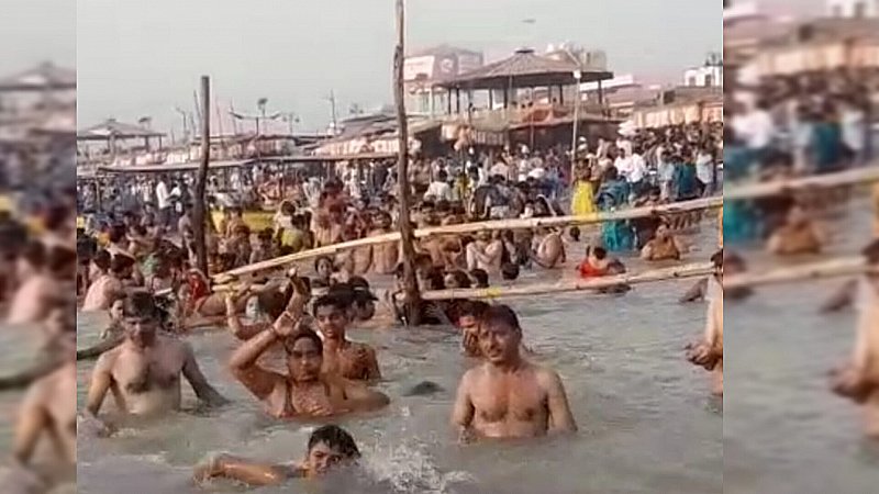 Hapur News: हजारों श्रद्धालुओं ने मां गंगा में लगाई आस्था की डुबकी, ज्येष्ठ पूर्णिमा पर हुआ भंडारे का आयोजन