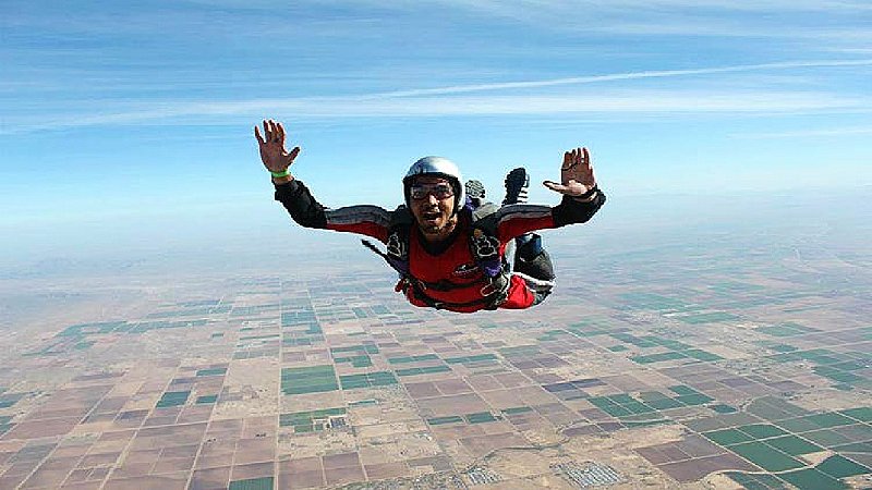 Skydiving In Aligarh: अलीगढ़ में स्थित स्काई-हाई है बेस्ट टूरिस्ट प्लेस, मिलता है खास अनुभव