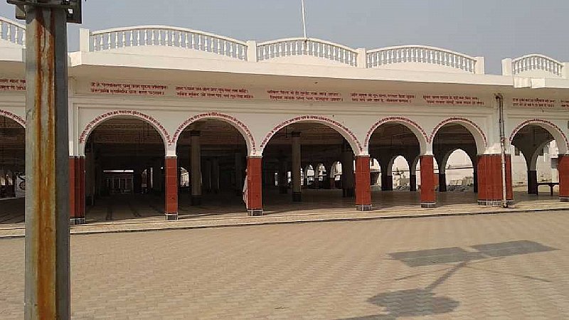 Famous Ashram in Varanasi: ध्यान और शांति के लिए बेस्ट हैं वाराणसी में यह आश्रम, जहां मिलती है हर तरह की सुविधा