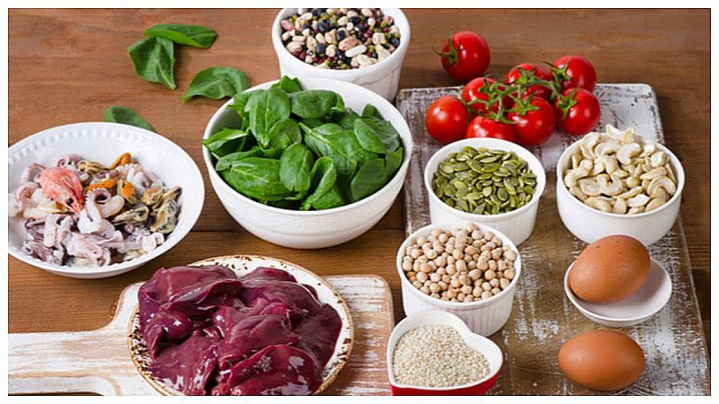 Food To Boost Hemoglobin: जानें 10 खाद्य पदार्थ जो बढ़ातें हैं शरीर में हीमोग्लोबिन की मात्रा