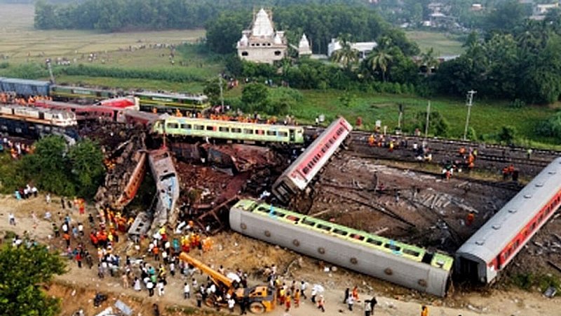 Odisha Train accident: शॉर्टकट के फेर में कर दिया इतना बड़ा कांड!
