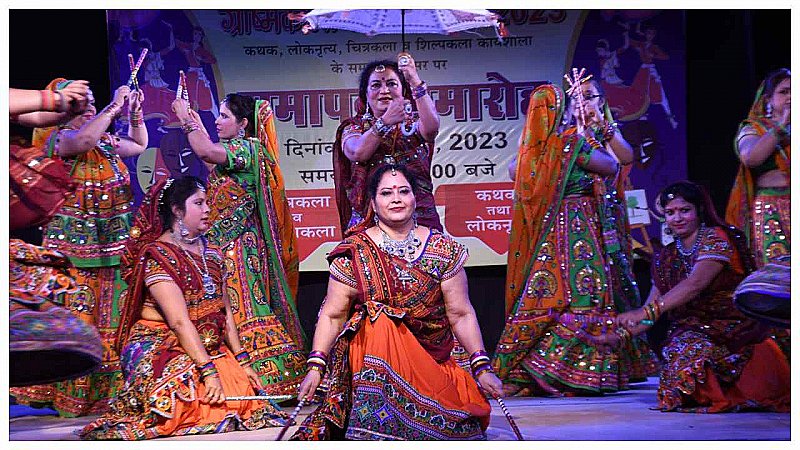Prayagraj News: हरियाणवी लोकनृत्य पर जमकर थिरके दर्शक, रंगारंग कार्यक्रमों से बांधा समां