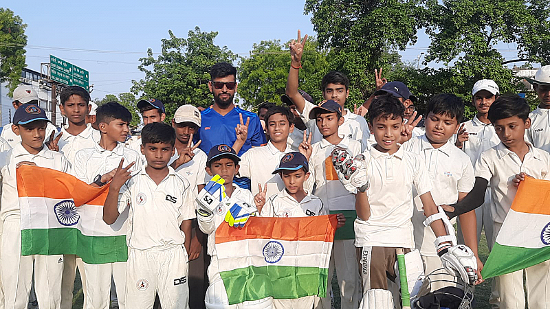 Prayagraj News: वर्ल्ड कप फाइनल में टीम इंडिया का हौसला बढ़ाने के लिए प्रयागराज में बच्चों ने लगाए नारे