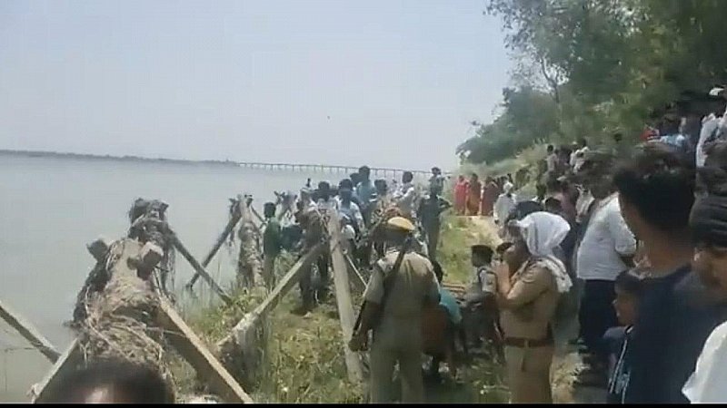 Ambedkar Nagar News: सरयू नदी में नाव डूबी, एक दर्जन से ज्यादा लोग डूबे, तीन लोगों की तलाश जारी