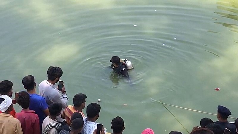 Varanasi News: पोखर में नहाते समय डूबने से युवक की मौत, एनडीआरएफ ने तलाशा शव