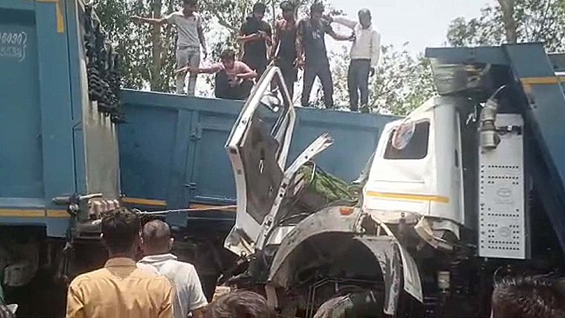 Kanpur News: तेज रफ्तार डंपर आमने-सामने भिड़े, चालक व क्लीनर केबिन में फंसे, एक की मौत