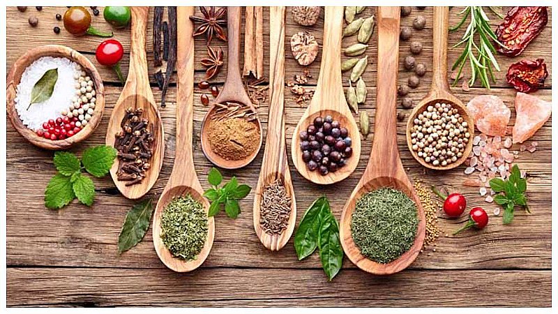 Herbs and Spices: गर्मी के इस मौसम में ये जड़ी बूटियां और मसाले बढ़ाते हैं आपकी इम्युनिटी को, जरूर करें ट्राई