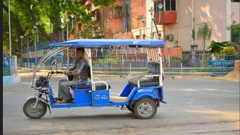 Hardoi News: ई-रिक्शा चालक चोरी छुपे क्या कर रहें जो विद्युत विभाग ने की ये बड़ी कार्यावाही करने की तैयारी में