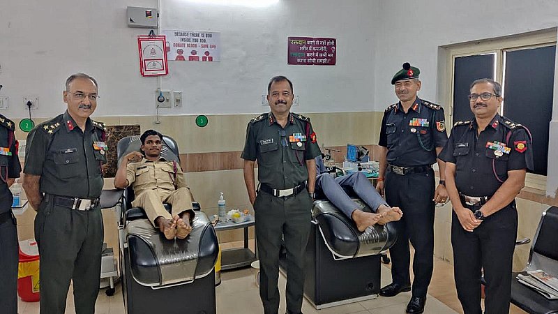 Lucknow News: एनसीसी ग्रुप मुख्यालय के एनसीसी कैडेटों ने किया रक्तदान