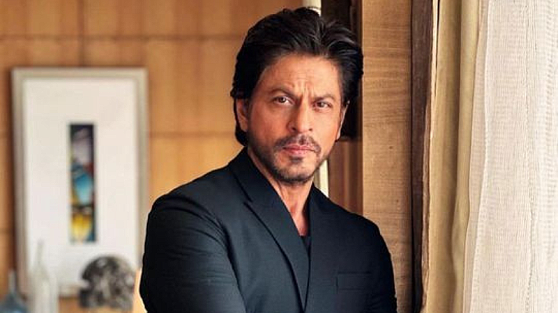 Shahrukh Khan: भरी महफिल में शाहरुख खान के संग हुई बदतमीजी! वायरल वीडियो देख खौला फैंस का खून