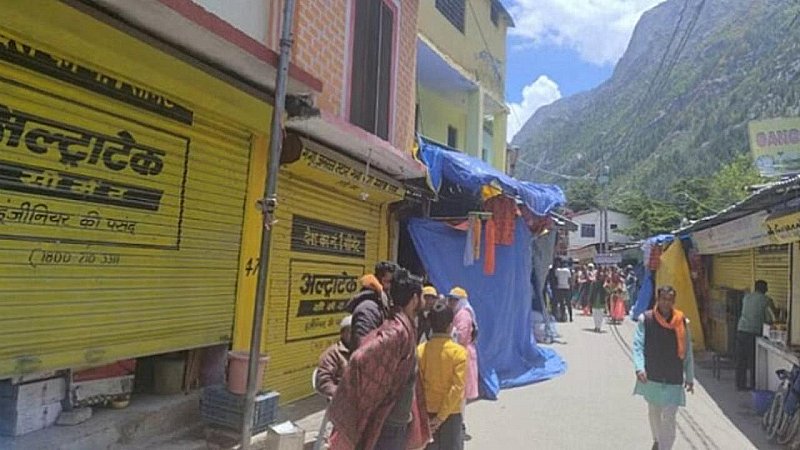 Uttrakhand: पुरोला में बाजारें बंद, धारा 144 लागू, हिंदू संगठनों ने बुलाई थी महापंचायत