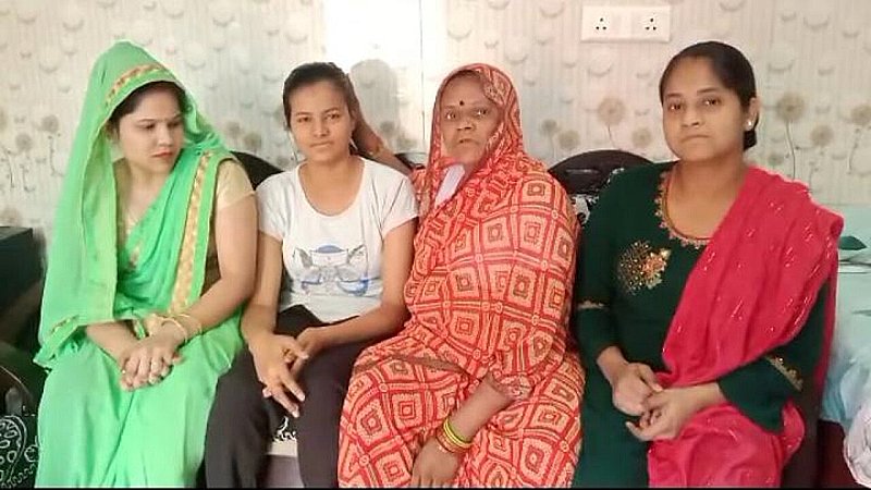 Agra News: ट्रक मैकेनिक की बेटी आरती बनेगी डॉक्टर, नीट परीक्षा में हासिल की 192वीं रैंक, ऐसे निकला पढ़ाई का खर्च