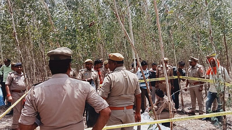 Sitapur News: जंगल में नग्न अवस्था में मिला युवती का शव, शिनाख्त के प्रयास जारी, पुलिस ने चार टीमें गठित की