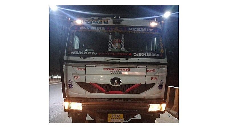 Hapur News: अवैध खनन करने वाले माफियों पर खनन विभाग पर बड़ी कार्रवाई, 24 वाहनों को किया सीज