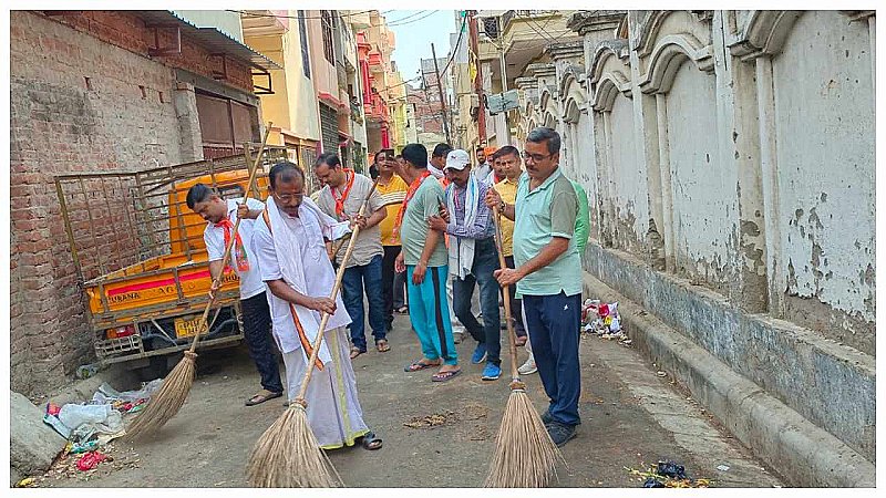 Varanasi News: दक्षिणी विधानसभा में 9 दिवसीय स्वच्छता अभियान की शुरुआत, विधायक ने गिनाई 9 वर्षों की उपलब्धियां