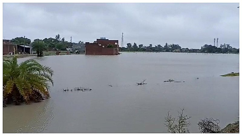 Kanpur News: राम गंगा नहर का जल स्तर बढ़ा, माइनर फटने  से सैकड़ो बीघा खेत जलमग्न, दर्जनों घरों में घुसा पानी