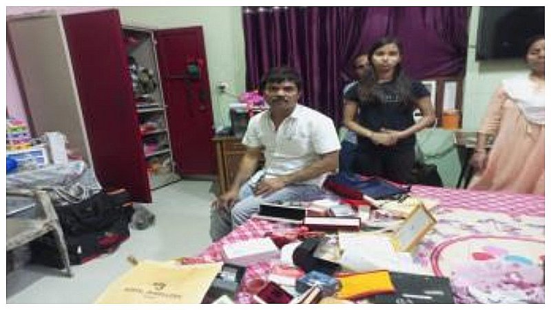 Hardoi News: शहर के पॉश इलाक़े में पंद्रह लाख की चोरी, चोरों ने कॉलेज के प्रवक्ता के घर को बनाया निशाना