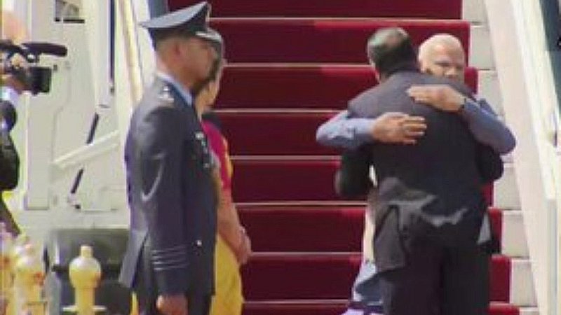 PM Modi Egypt Visit Live: पीएम मोदी दो दिवसीय राजकीय यात्रा पर मिस्र पहुंचे, प्रधानमंत्री मैडबौली ने गले लगा किया स्वागत