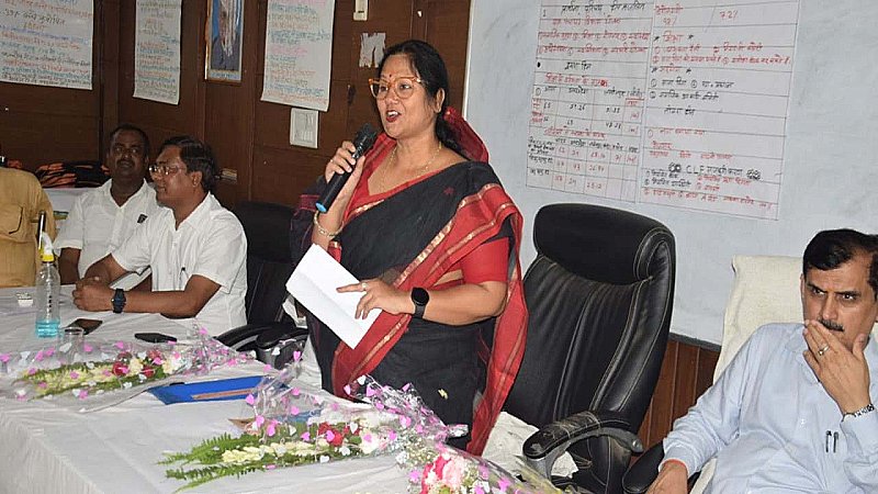 Lakhimpur Kheri News: राज्यमंत्री ने विकास कार्यों की पड़ताल की, देखी हकीकत, दिए निर्देश