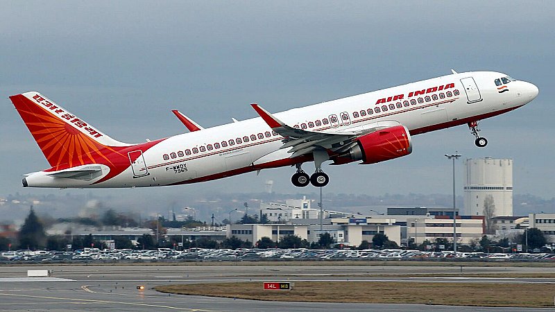 Air India: पैसेंजरों की शर्मनाक हरकत से परेशान एयर इंडिया, अब एक यात्री ने फ्लाइट में ही कर दिया शौच