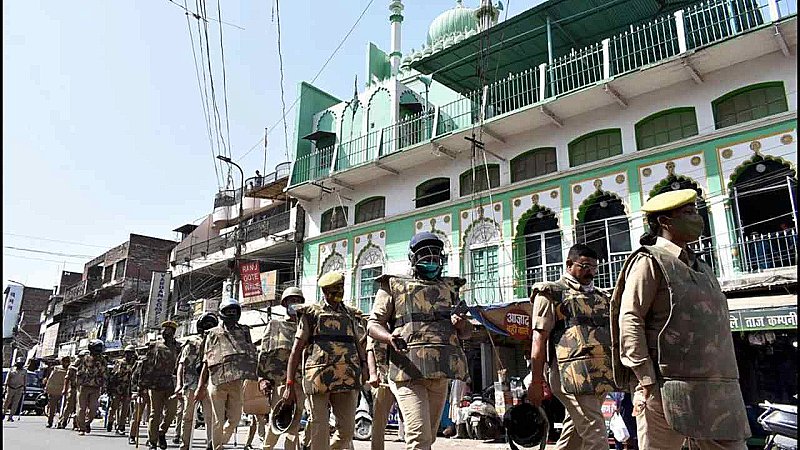Eid al-Adha 2023: बकरीद के मद्देनजर चप्पे-चप्पे पर रहेगी पुलिस की नजर, लखनऊ में 94 ईदगाह-1210 मस्जिदों में होगी नमाज अता