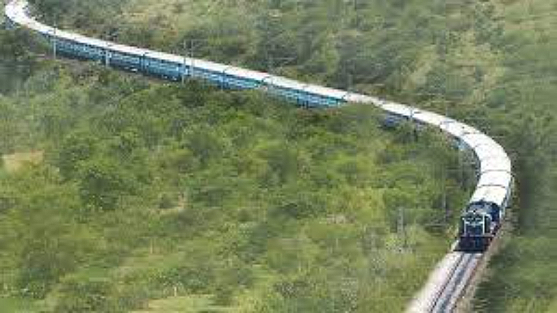 Longest Route Train: इन ट्रेनों में बैठ हो जायेगा पूरा भारत भ्रमण, आइये जाने सबसे लम्बे सफर की ट्रेनों के बारे में