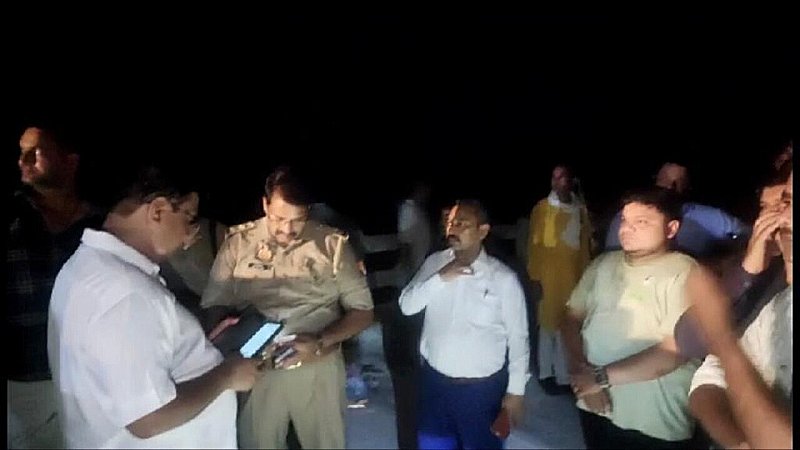 Hardoi News: सांडी को हरपालपुर से जोड़ने वाला पुल क्षतिग्रस्त, अब इतने दिनों तक लोगांे को लगाना पड़ेगा लंबा चक्कर