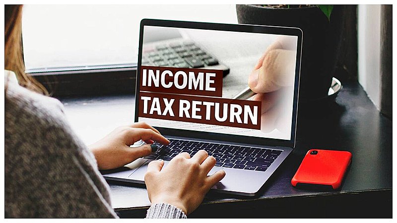 Income Tax Returns: क्या पहली बार बन रहे हैं टैक्सपेयर, तो ITR भरते वक्त होनी चाहिए यह जानकारी, वरना खड़ी होगी मुसीबत
