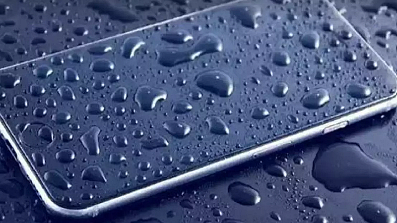 Best Waterproof Mobile Phones: ये स्मार्टफोन बारिश में भीगने पर नहीं होंगे खराब, आइए देखें इनका दाम