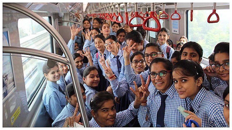 Lucknow Metro: लखनऊ वालों को भा गई मेट्रो, 7 करोंड़ यात्रियों ने किया सफर