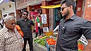 Varanasi News: बाउंसर लगाकर सब्जी बेचने वाले सहित तीन पर एफआईआर, अखिलेश यादव के ट्वीट करने पर माहौल हुआ था गर्म  