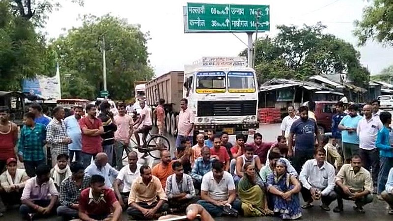 Hardoi News : चोर मस्त पुलिस पस्त, ताबड़तोड़ चोरियों से थर्राया जनपद, मल्लावा में लोगो ने किया राजमार्ग को जाम
