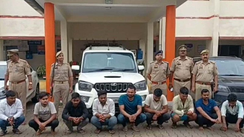 Mirzapur News: गैंगेस्टर मनी यादव के 9 साथी गिरफ्तार, 3 वाहन जब्त
