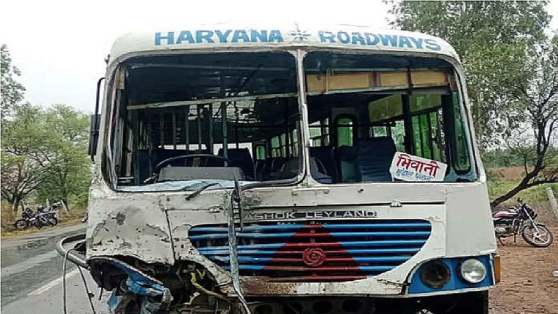 Haryana Road Accident: जींद में बड़ा सड़क हादसा, बस और क्रूजर में भीषण टक्कर, 5 की मौत, 15 लोग घायल